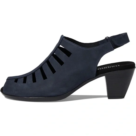 Munro Abby Heeled Sandals - Picture 4 of 8